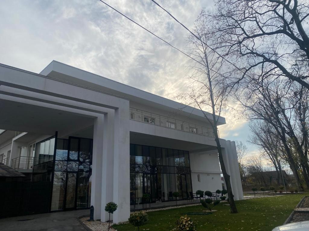 Ocaua Lui Cuza Otel Tecuci Dış mekan fotoğraf